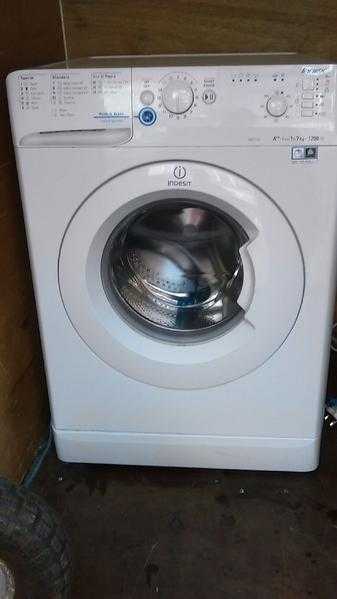 indesit washing machine XWD71252W
