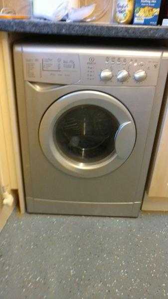 Indesit WIDXL 126S Washer Dryer Silver