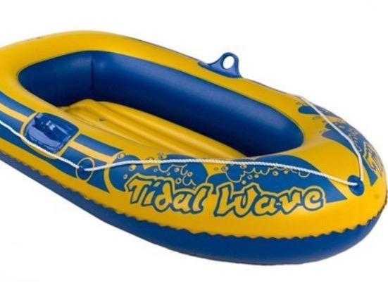 Inflatable Dinghy with oars