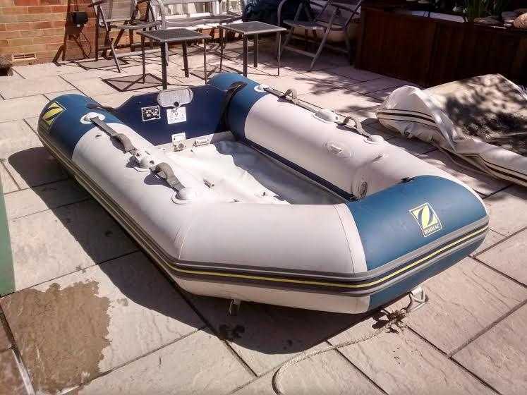 INFLATABLE DINGHY ZODIAC 2.4 METERS , 23 MAN , INFLATABLE FEEL AND FLOOR , TENDER RIB BOAT