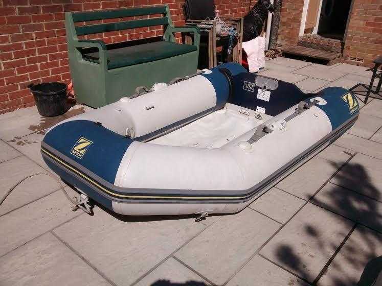 INFLATABLE DINGHY ZODIAC 2.4 METERS INFLATABLE KEEL AND FLOOR , WILL TAKE OUTBOARD