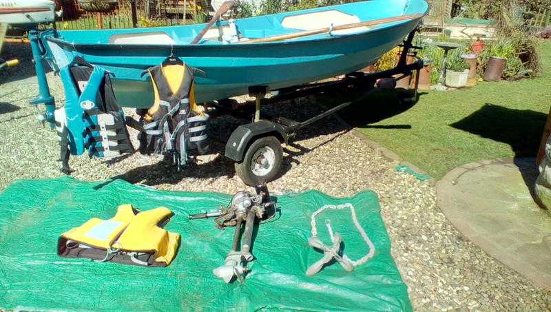 INSHORE FISHING BOAT - 13 foot  3-4 man