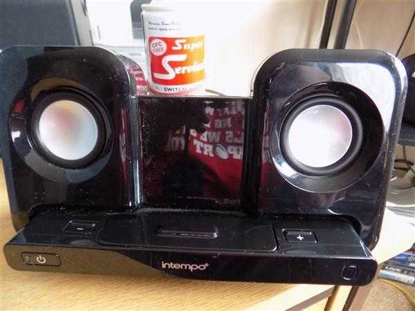 Intempo iPod Docking Station with Speakers, Remote etc - Excellent Condition