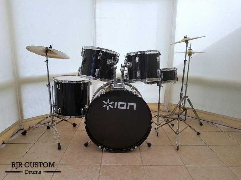 Ion Beginners 5 Piece Drum Kit with Hardware and Starter Cymbals