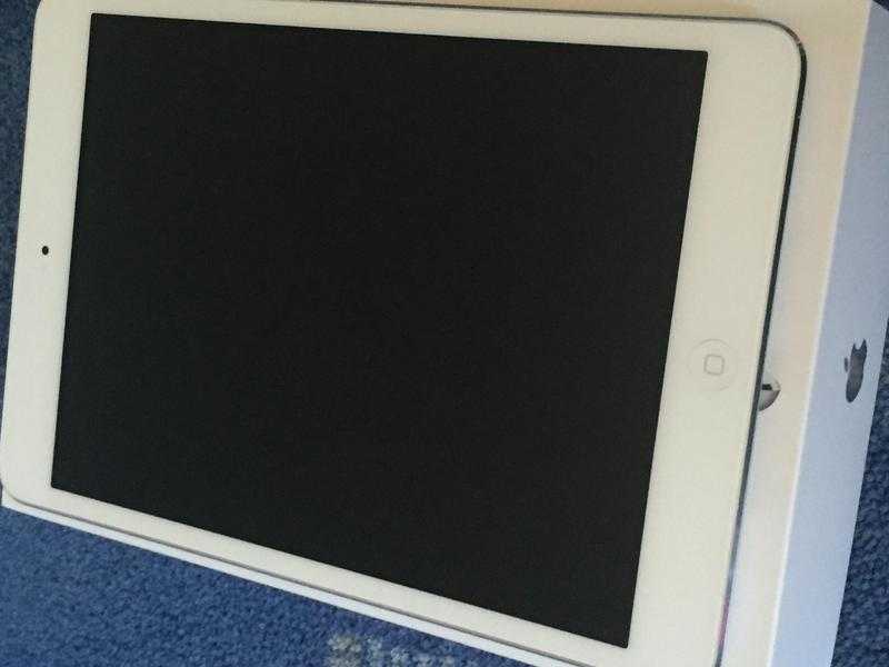 iPad mini 16gb wifi silverwhite hardly used.