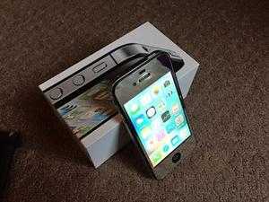 iphone 5 16GB black in box with charger unlocked