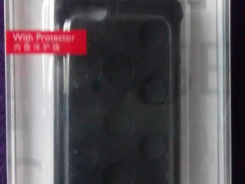 iPhone 5 black shock-absorbing rubber edged protective case amp screen protector.