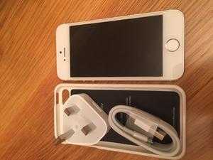 iphone 5s 32gb WhiteSilver boxed