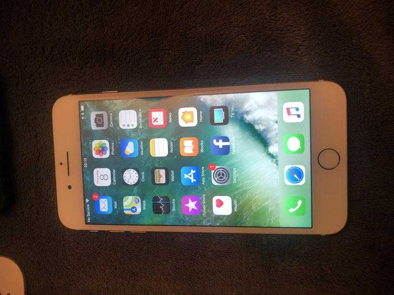 iPhone 7 Plus 32 gb gold immaculate condition