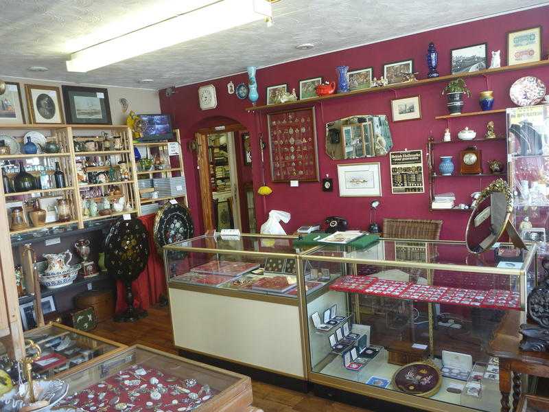 Isle of Wight glass, ginger beer bottles, coin collections,bank notes....