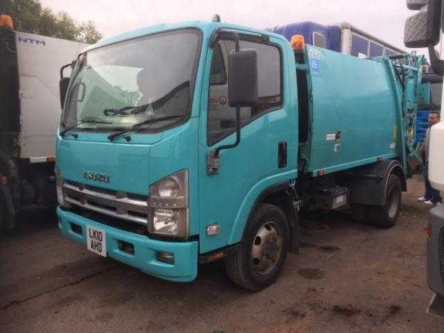 Isuzu NQR 2010