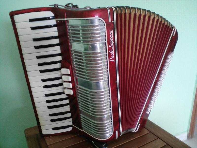 Italian Accordion Paolo Soprani of 80 bass buttons