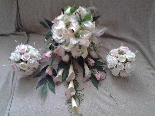 IVORY AND PINK SHOWER BOUQUET