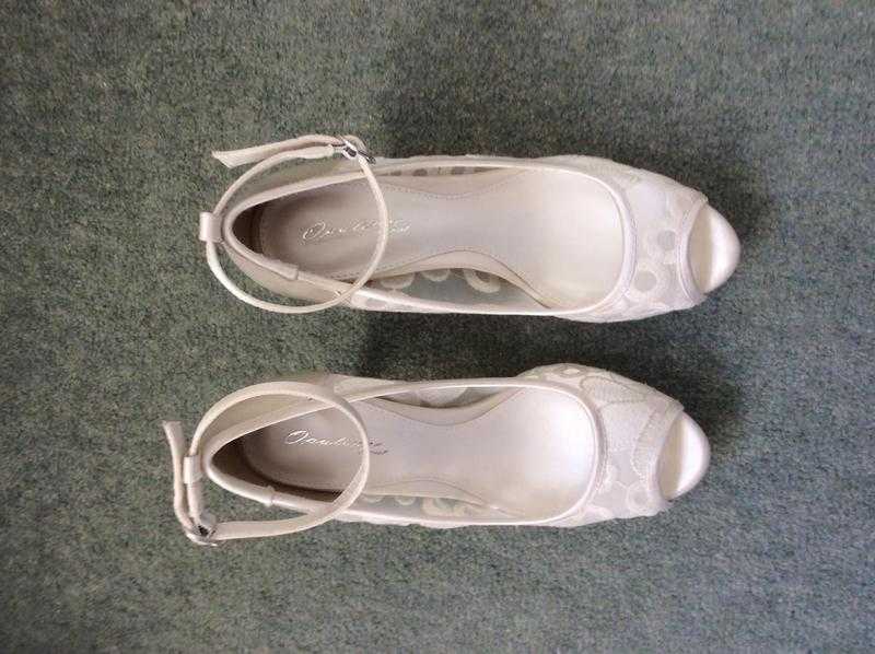 Ivory satin wedding shoes