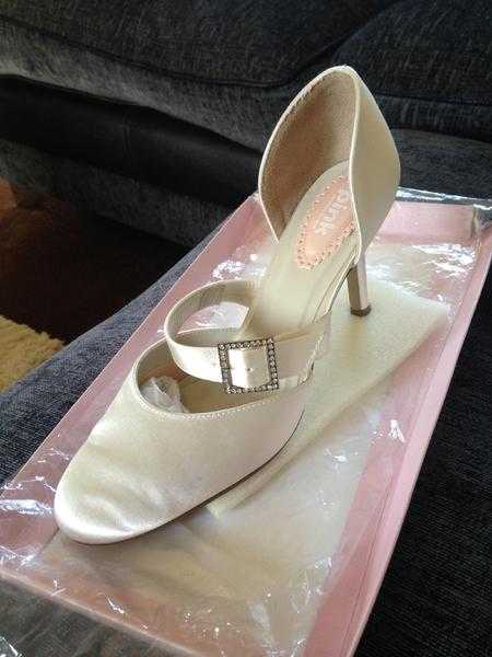 Ivory wedding shoes