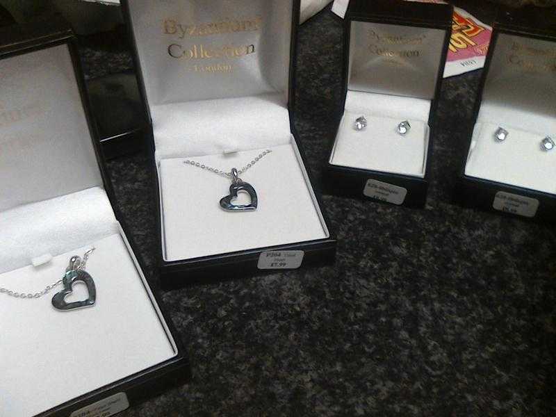 jewellery in boxes