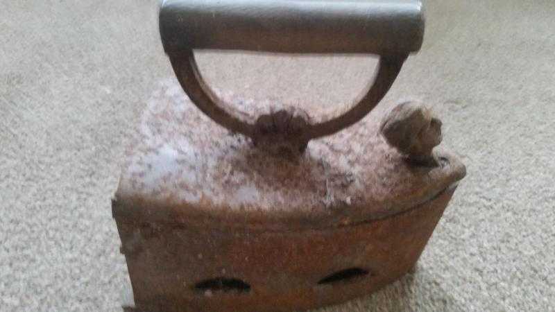 JOBLOT ANTIQUES DUNLOP ETC CAST IRON BARN FIND