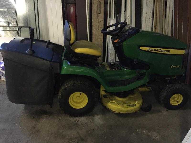 JOHN DEERE X300R RIDE ON MOWER