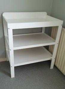 John Lewis quality changing table in good condition (white)