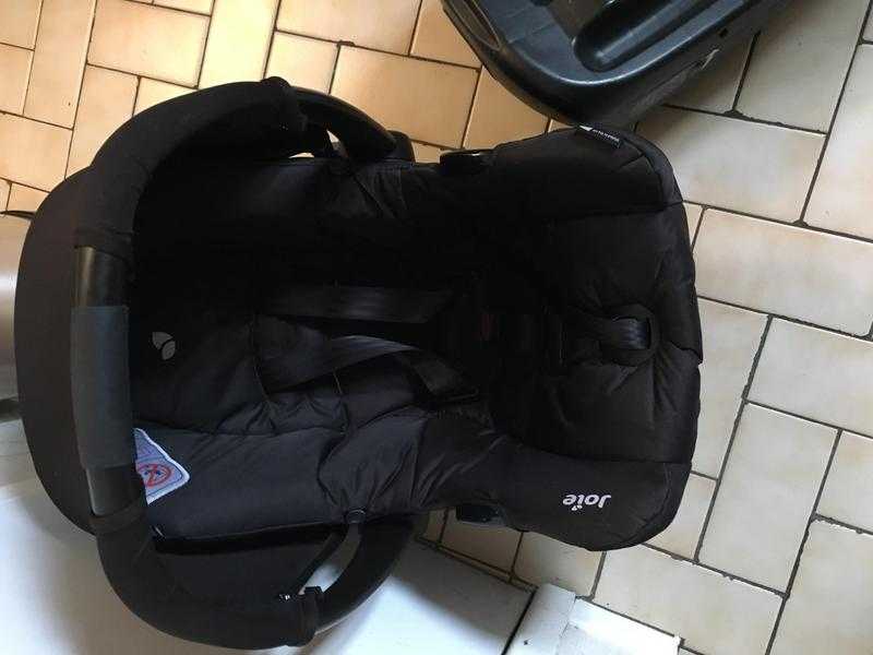 Joie baby car seat and Joie isofix base