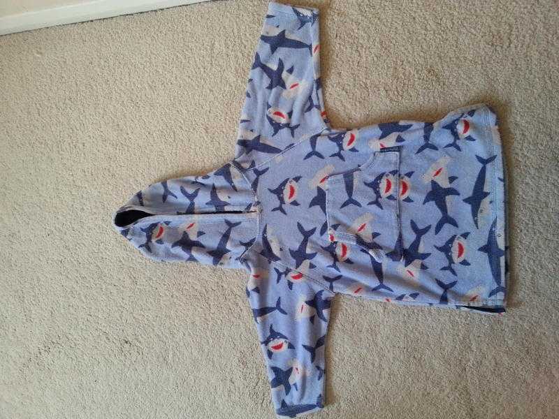 JoJo Maman BeBe Shark Towelling Hooded Pull-On Size 1-2 Years very good condition great for swimming