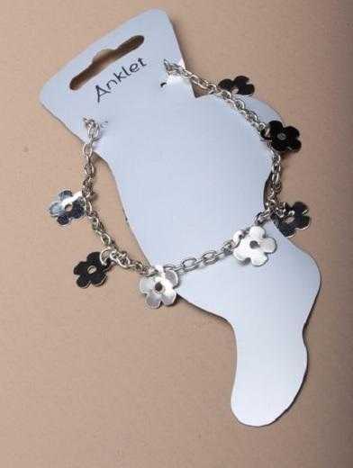 JTY115 - Silver coloured anklet chain with trailing daisy charms.
