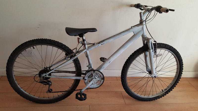 Jump Bike. 18 speed. 26 inch wheels (Suit 12 yrs to Adult).