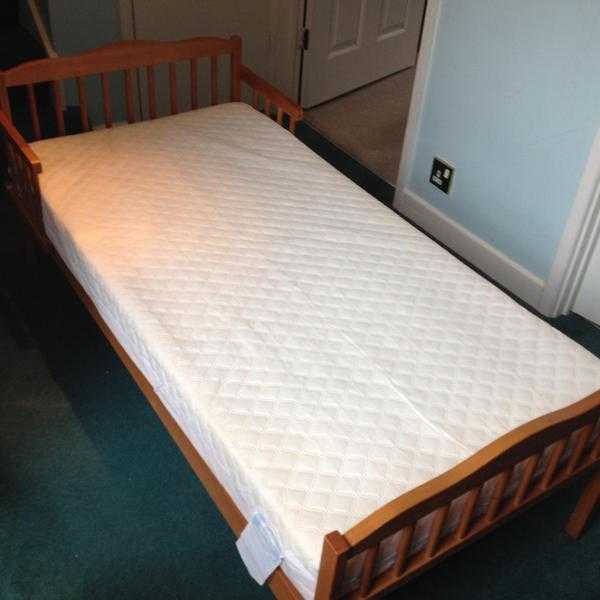 Junior Bed