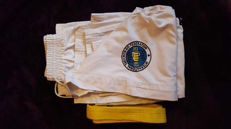 JUNIOR TAEKWON-DO SUIT