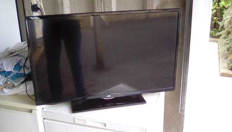 JVC 32 inch FLATSCREEN television