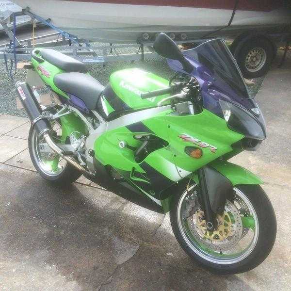 Kawasaki ZX9 R 2002