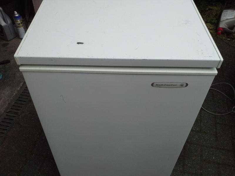 KELVINATOR CHEST FREEZER