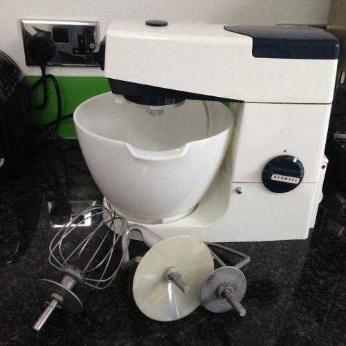 KENWOOD CHEF MIXER WITH RECIPE BOOK ETC