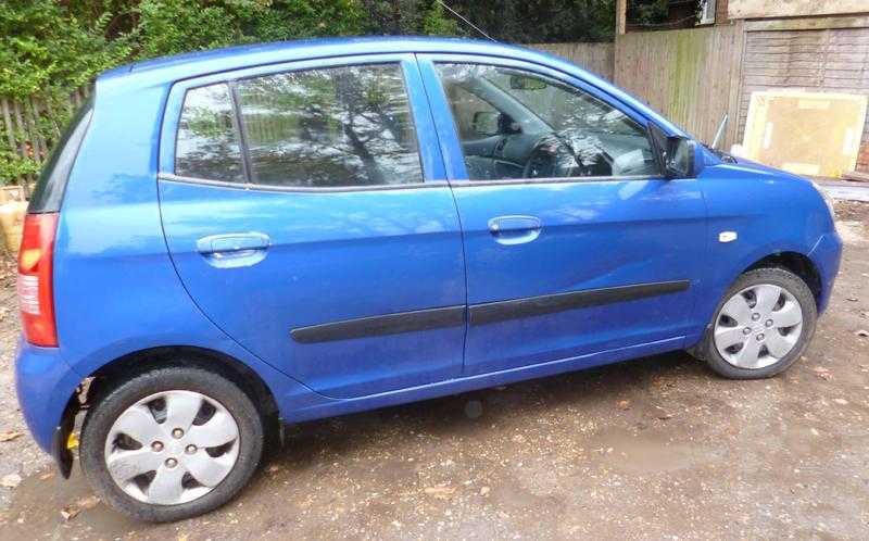 Kia Picanto GS, blue 5-door hatchback, reg 54