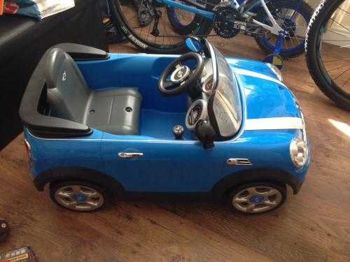 Kids battery powered blue Mini Cooper