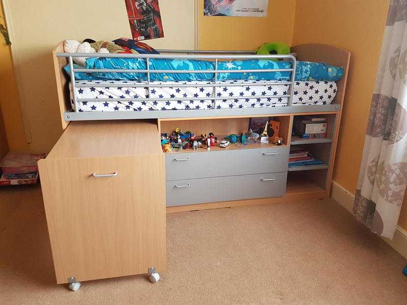 Kids single bed