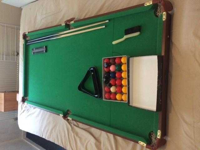 Kids snooker pool table