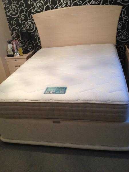 King Size divan Bed with two drawers