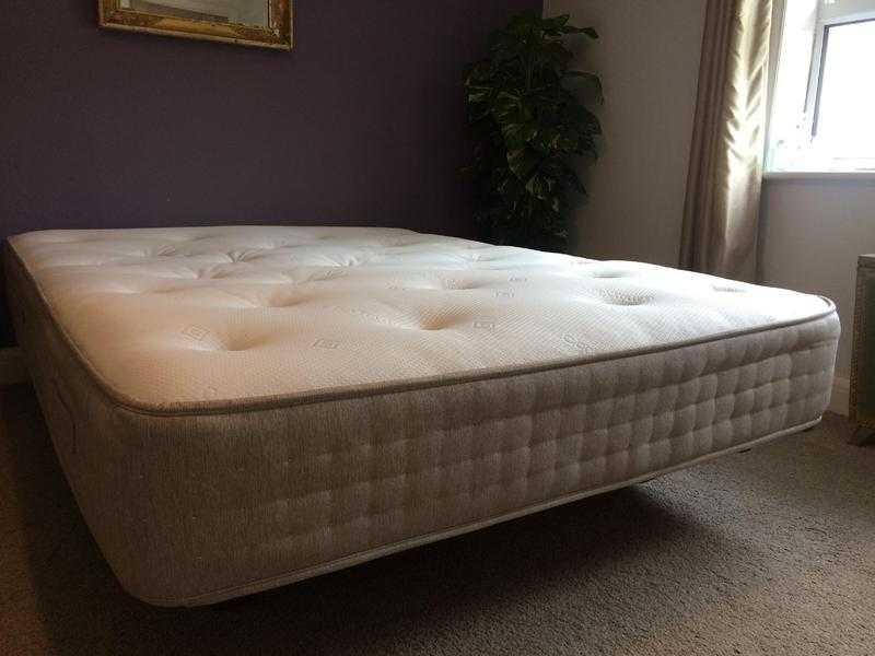 Kingsize Pocket Sprung 1000 Mattress excellent condition barely used