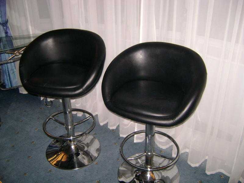 KITCHEN BAR STOOLS