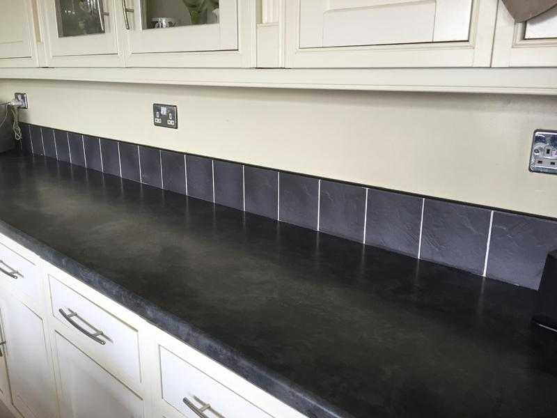 Kitchen laminate in black