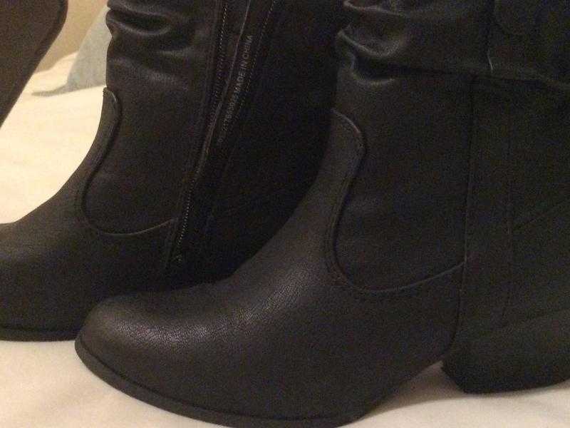 Ladies ankle boot size 7