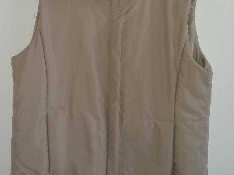 Ladies beige gillet size M  L great condition