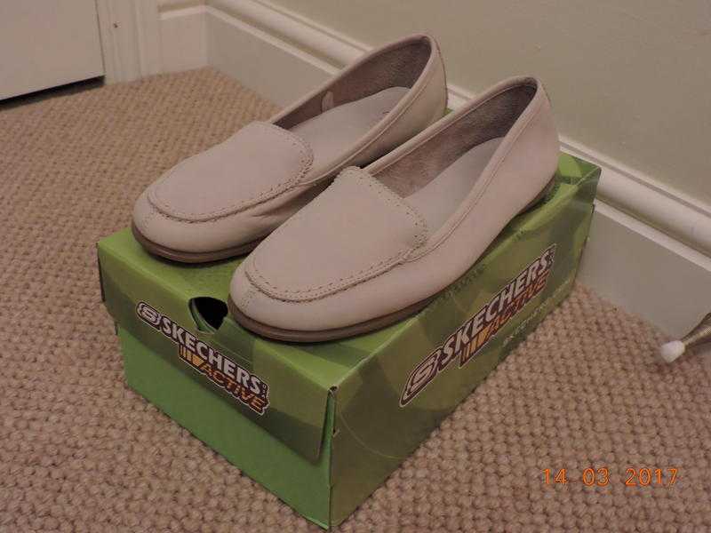 Ladies BHS Tlc beige Cream Loafer Shoe Casual Size Uk 5 Comfy Leather Small Heel