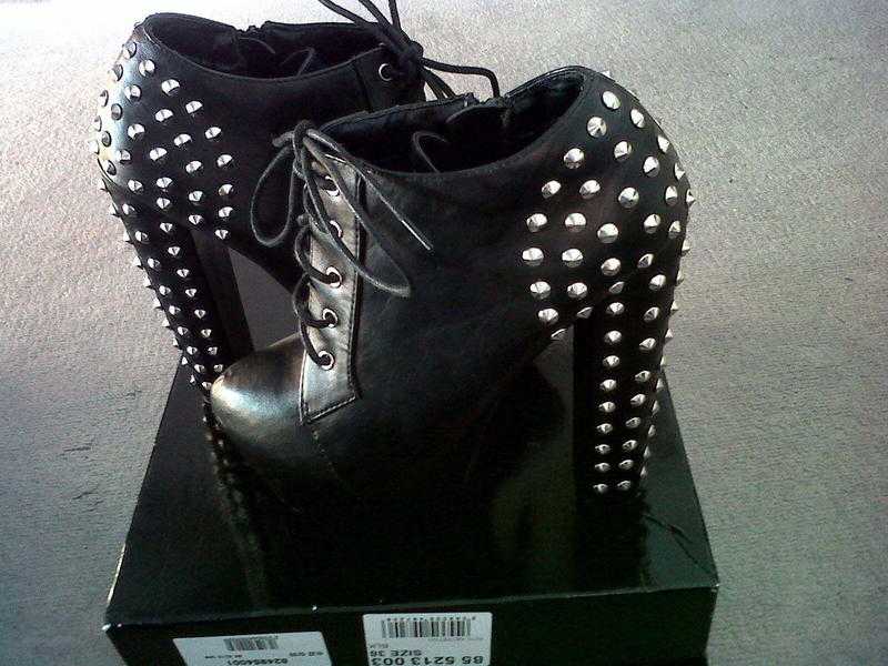 Ladies Black Ankle Boots - Size UK 6