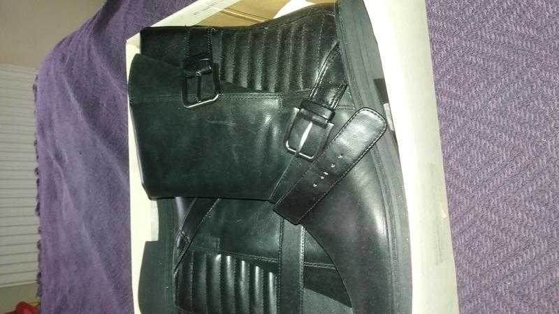 Ladies black boots size 8