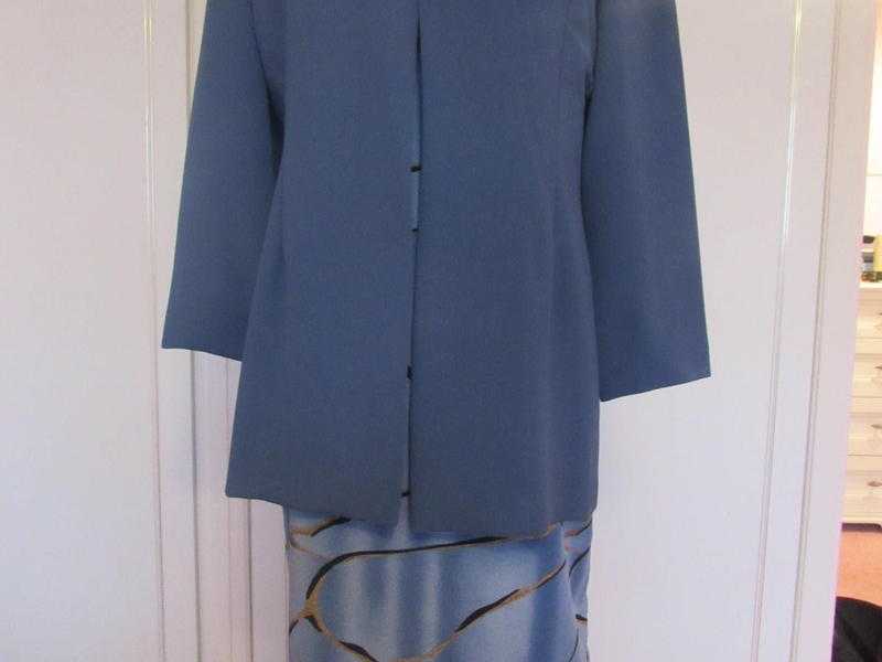 Ladies blue print fully lined dress amp jacket suit Size 20 BNWOT