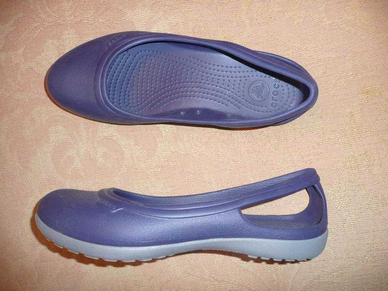 Ladies Crocs Flats