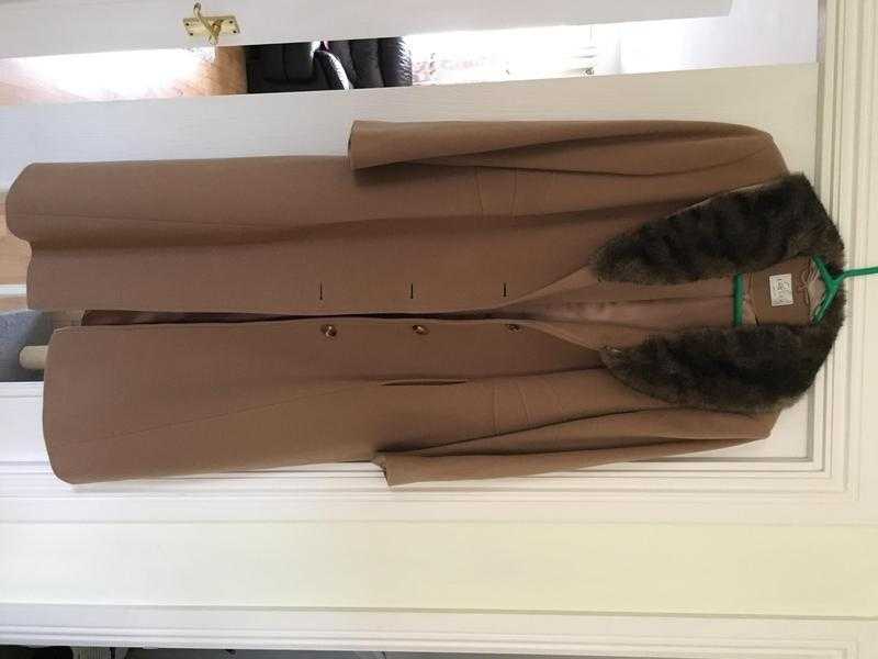 Ladies Eastex 70 Virgin Wool Coat with Detachable Fur Collar