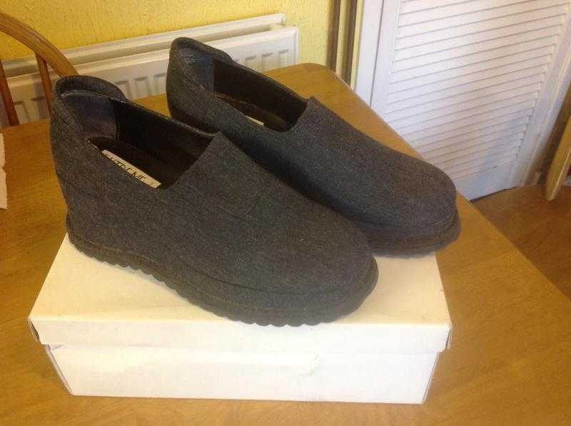 Ladies Grey Slip On Wedge Shoe